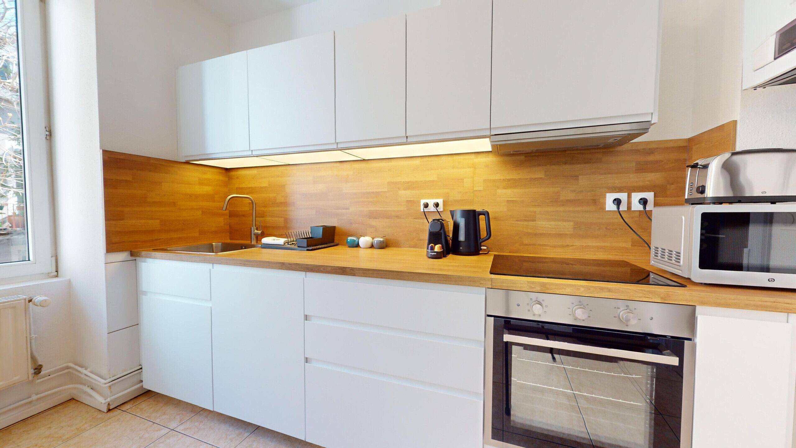 Kühlschrank, Mikrowelle, Ofen, Geschirrspüler