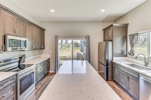 Fridge, microwave, stovetop, dishwasher - Peaceful Riverside Home w/ Patio, 7 Mi to Downtown (Riverside)