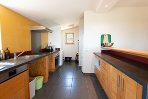 Fridge, microwave, oven, dishwasher - La Baumelle 4/6 persons (SAINT-PIERRE-DES-TRIPIERS)