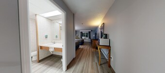 Double King Suite - 2 King Beds