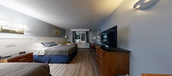 Double King Suite - 2 King Beds
