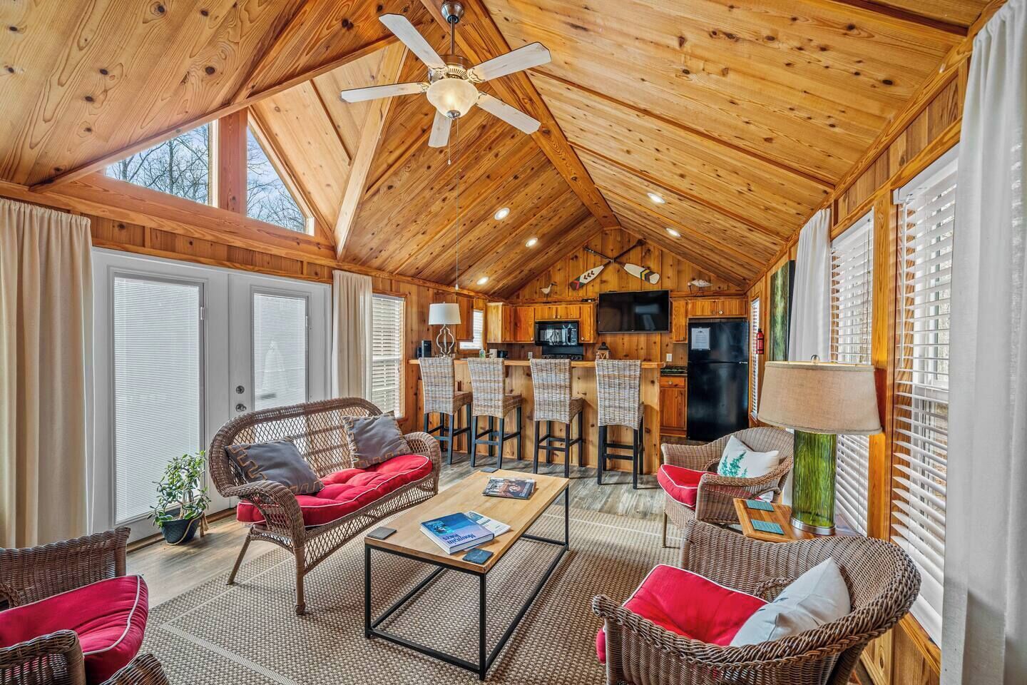 Smart TV, fireplace, table tennis