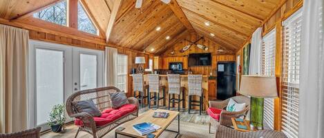 Smart TV, fireplace, table tennis