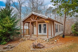 Exterior - Creekside Cottage | River Access, Kayaks & Trails (Menlo)