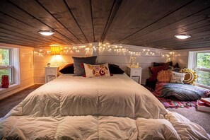 Free WiFi, bed sheets - Creekside Cottage | River Access, Kayaks & Trails (Menlo)