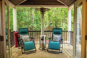 Terrace/patio - Creekside Cottage | River Access, Kayaks & Trails (Menlo)