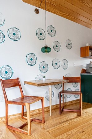 Dining - Blue Sage No. 3 - Twin Oaks Treehome (Stair-Free!) (Fredericksburg)