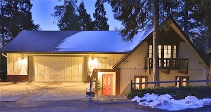 5-STAR LAKE ARROWHEAD STUDIO APARTMENT - SPACEOUS AND COZY NEAR LAKE & VILLAGE !