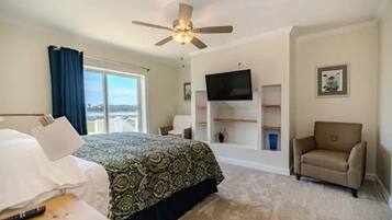 3 bedrooms, desk, free WiFi, bed sheets