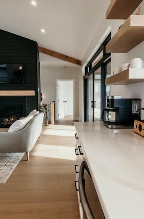 Interior - The Fairway Chalet located on Golf Resort (Calabogie)