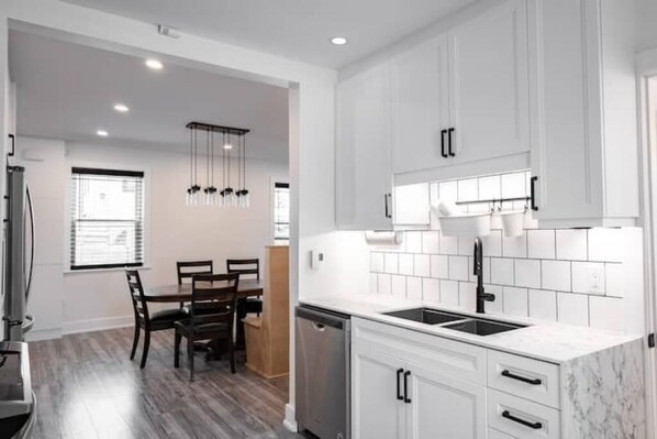 Private kitchen - Black Timbers Getaway (Calabogie)