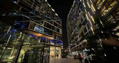 Apartment W/Balcony overlooking downtown