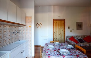 Interior - Pet friendly apartment in Tavarone (Tavarone)