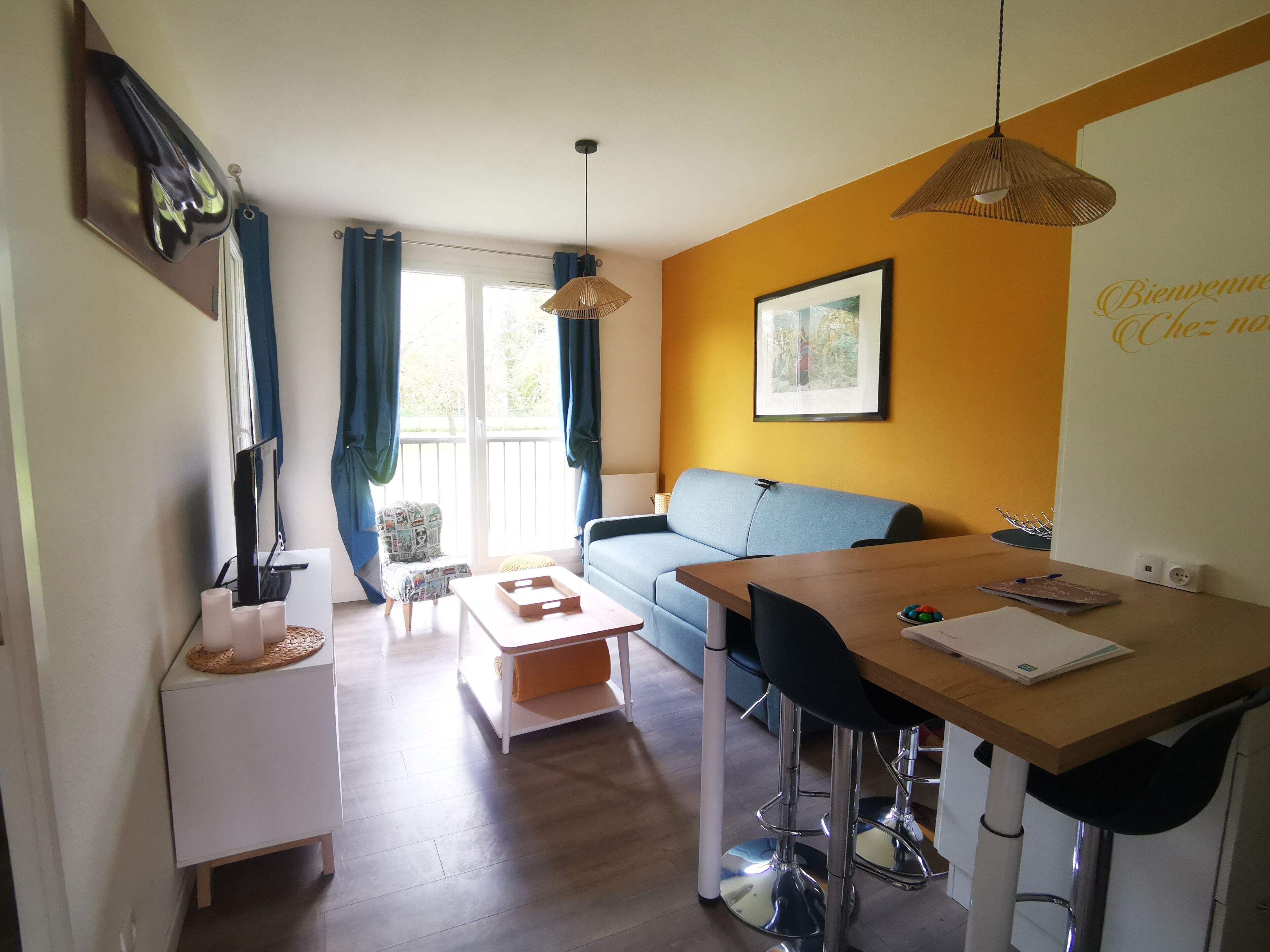 TV, fotballspill, bordtennis og bøker