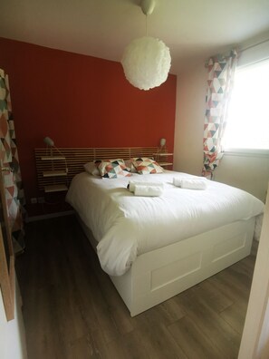 1 bedroom, iron/ironing board, free WiFi, bed sheets - Bienvenue Chez Nous A 2 PAS DE Honfleur Compagnons à 4 Pattes Bienvenus Aussi ! (Équemauville)