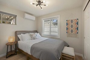 3 habitaciones, escritorio, tabla de planchar con plancha y wifi 