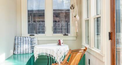 Charming stone cottage, walking distance to nature & shops