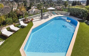 Pool - Beautiful home in Mougins with kitchen (Mougins)
