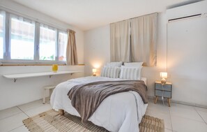 5 bedrooms, iron/ironing board, travel cot, free WiFi