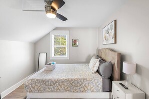 2 bedrooms, desk, free WiFi, bed sheets - Nashville Manor (Nashville)