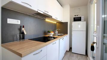 Kylskåp och diskmaskin