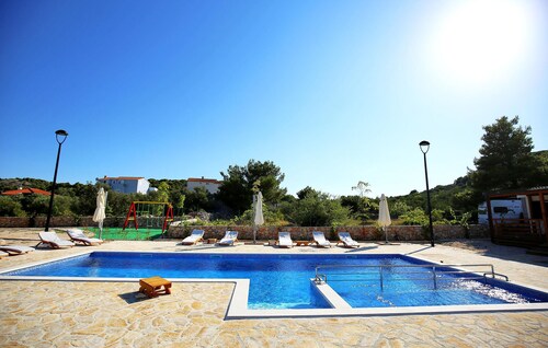 Gorgeous home in Murter