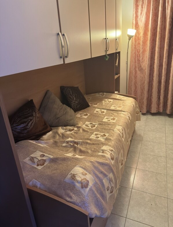 3 室のベッドルーム、WiFi、ベッドシーツ