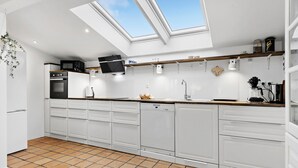 Private kitchen - 3 bedroom amazing home in Otterup (Otterup)