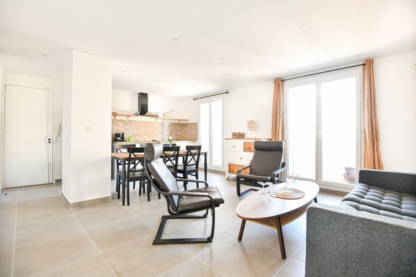 Living area - Appart 3 ch neuf proche Saint-Charles Belle de Mai (Marseille)