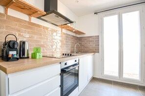 Fridge, oven, stovetop, dishwasher - Appart 3 ch neuf proche Saint-Charles Belle de Mai (Marseille)