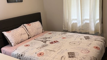 4 chambres, fer et planche à repasser, Wi-Fi, draps fournis