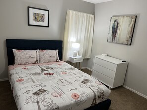 4 chambres, fer et planche à repasser, Wi-Fi, draps fournis