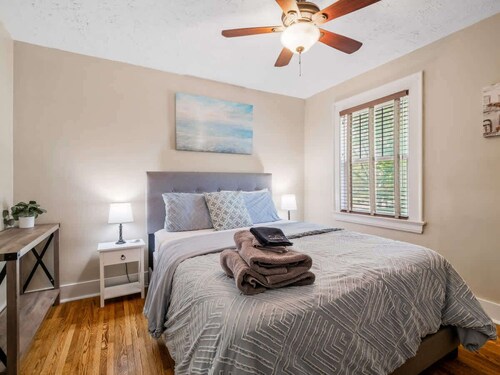 Spacious 3BR home near downtown Cleveland