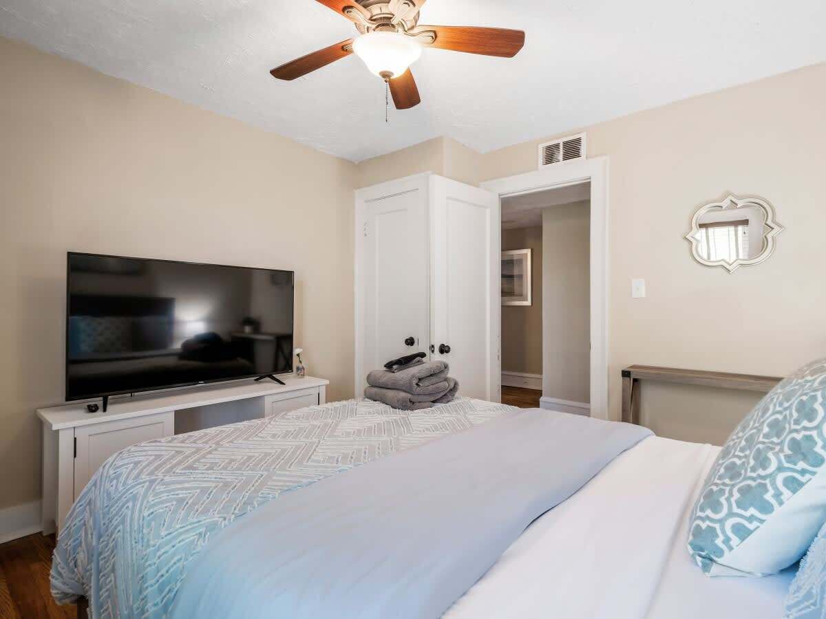 3 bedrooms, iron/ironing board, travel cot, free WiFi