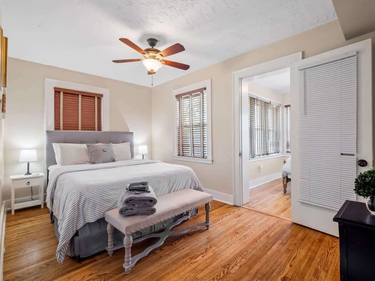 3 bedrooms, iron/ironing board, travel crib, free WiFi
