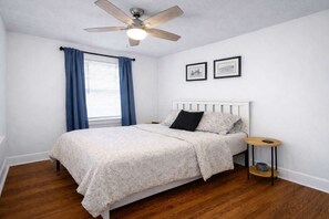 3 عدّة غرف نوم ومكواة/لوح كي وسرير سفر وواي فاي مجانًا