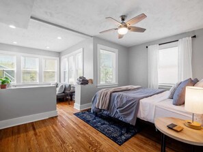 6 bedrooms, iron/ironing board, travel crib, free WiFi