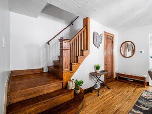 Interior - Spacious 6BR Duplex | Perfect for Large Groups (Cleveland)
