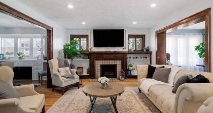 6 Bedroom Entire Duplex for Large Groups!