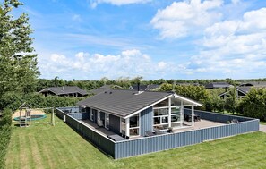 Exterior - Amazing home in Tarm with kitchen (Tarm)