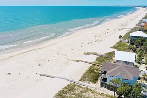 On the beach - SunScape & SeaScape: Beachfront, 2 Kitchens, Elevator, Pool/Spa, Pet-Friendly (Port Saint Joe)