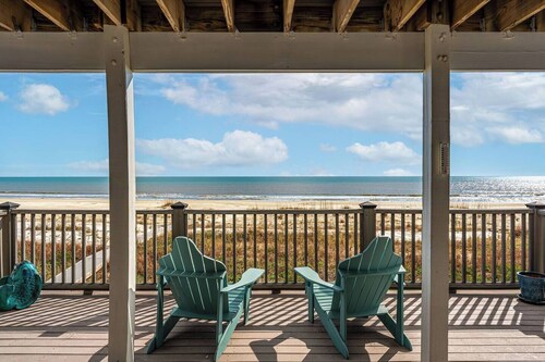SunScape & SeaScape: Beachfront, 2 Kitchens, Elevator, Pool/Spa, Pet-Friendly