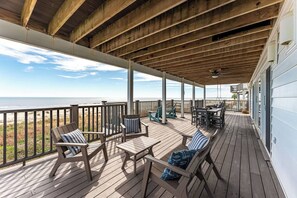 Outdoor dining - SeaScape: 4BR 1st-Floor Condo, Beachfront, Deck, Pool/Spa, Pet-Friendly (Port Saint Joe)