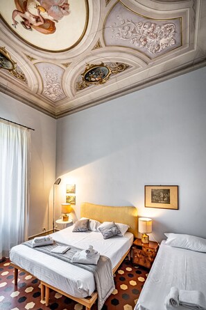Unclassified image, 2 of 23, button - Sant'Ambrogio prestige apartment (Firenze)