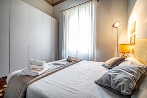2 bedrooms, iron/ironing board, free WiFi