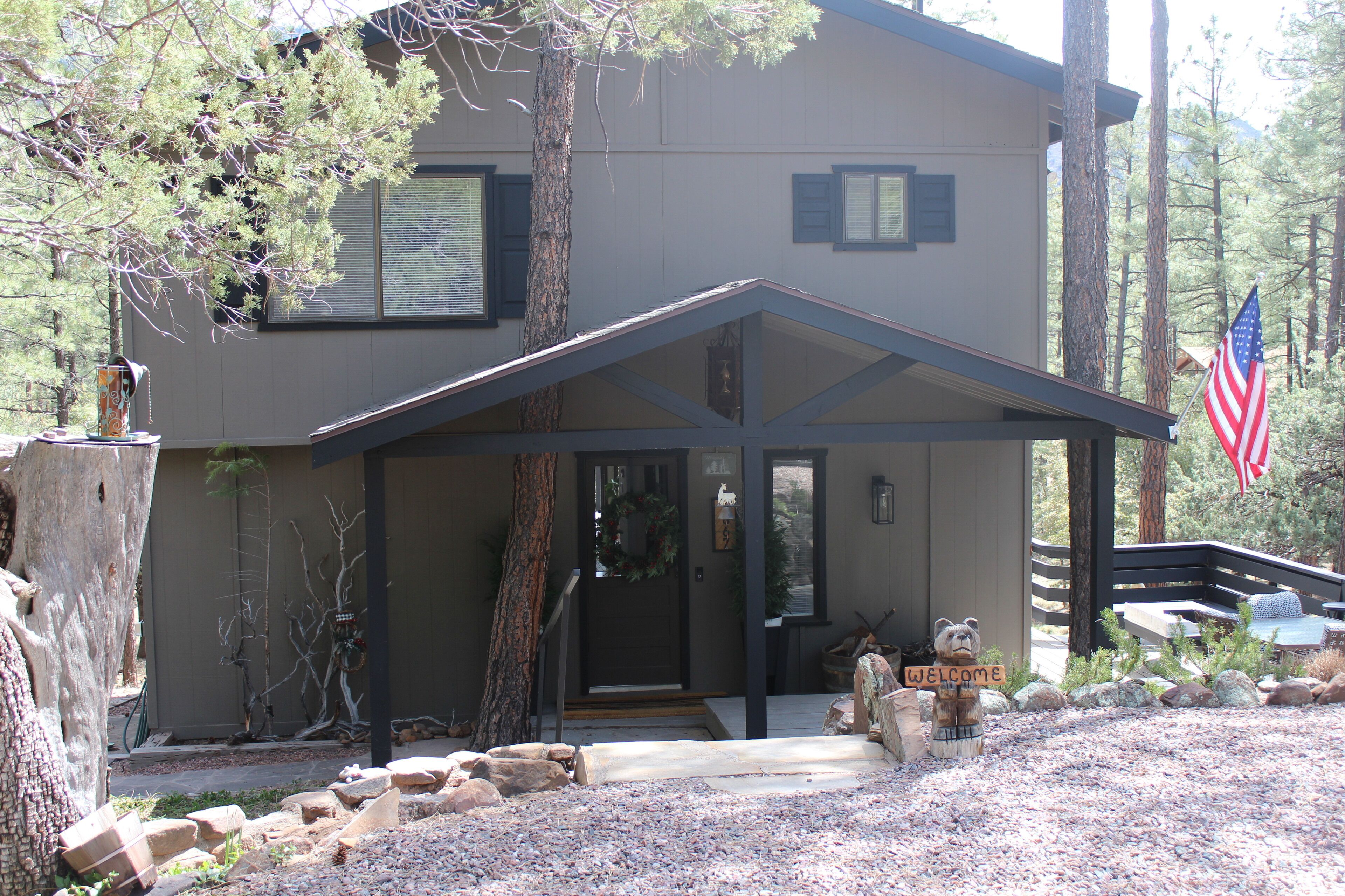 Majestic Cabin w/expansive window views of the RIM 