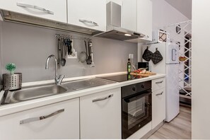 Fridge, microwave, oven, stovetop - Piume - Sweet Dreams in Florence (Firenze)
