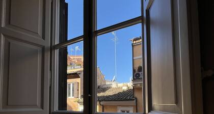 Boutique Signature Suite in the Heart of Ancient Rome