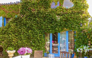 Outdoor dining - Nice home in Lorgues with WiFi (Lorgues)