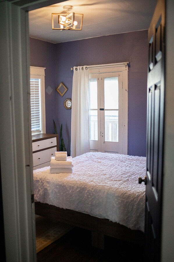 2 bedrooms, desk, free WiFi, bed sheets